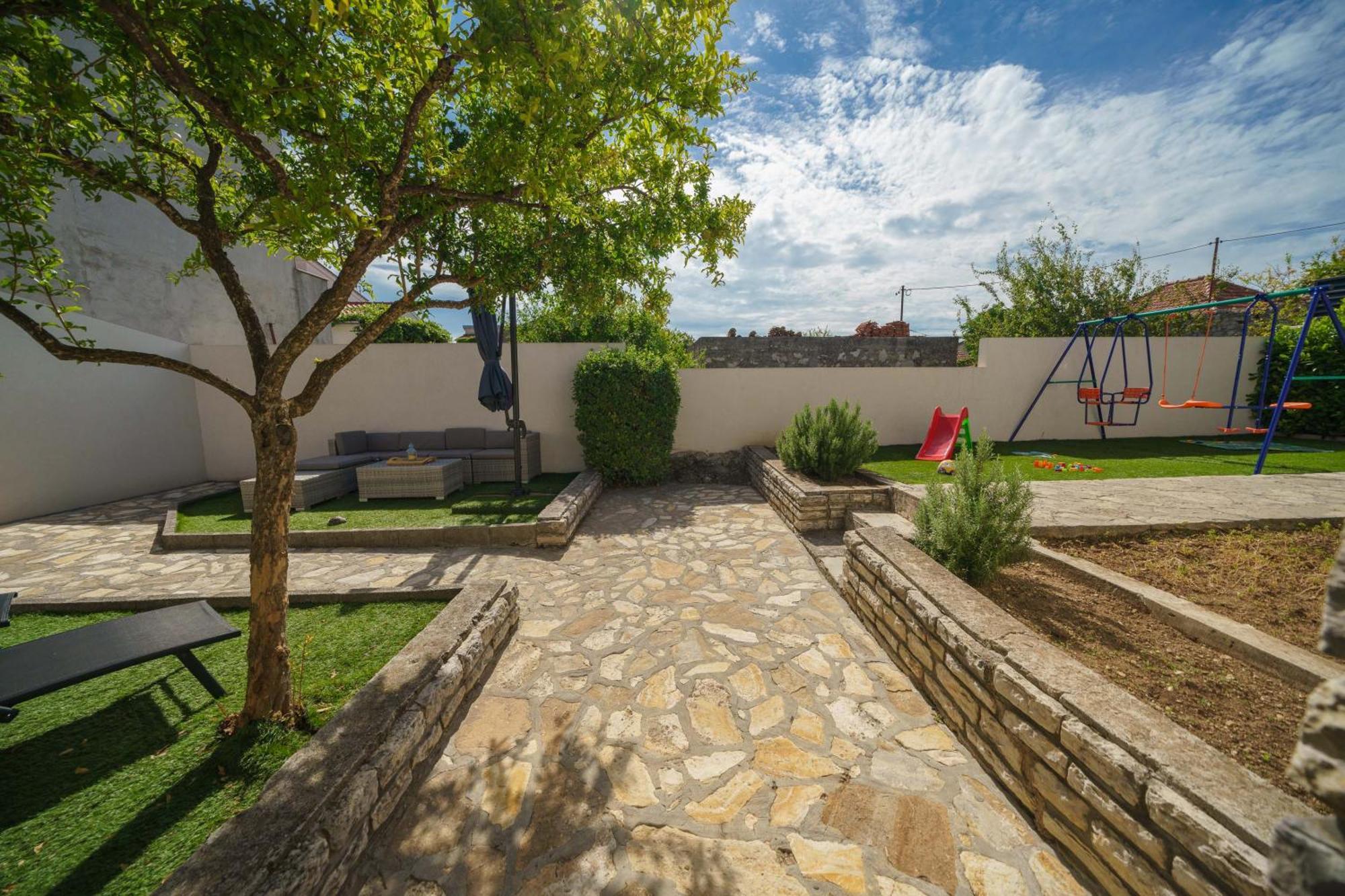 Oliva Holiday home Vodice